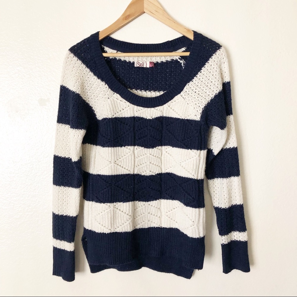 🌵striped sweater 🌵